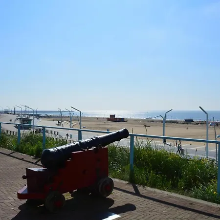 Boulevard Scheveningen Szálloda 3*