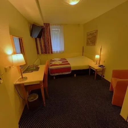 Boulevard Scheveningen 3* Hága