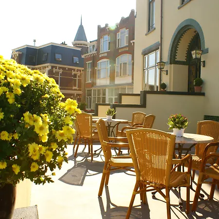 Boulevard Scheveningen 3* Hága