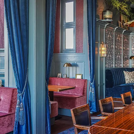 Boulevard Scheveningen Hotel 3*