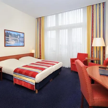 Boulevard Scheveningen 3* Hága